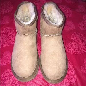 Ugg mini brand new size 9